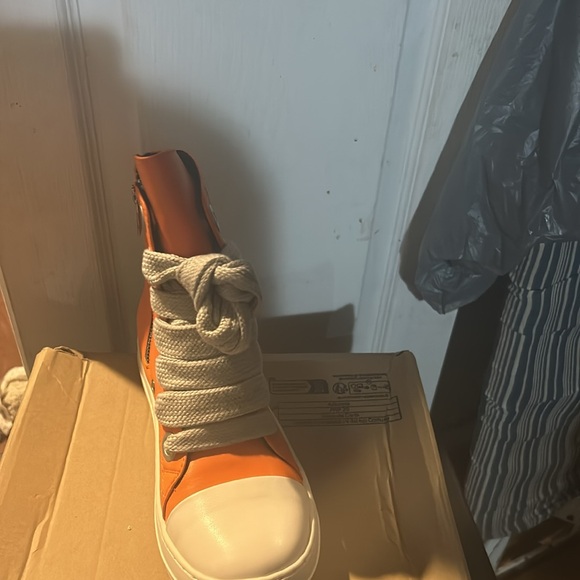 Shoes - Picture 2 of 3